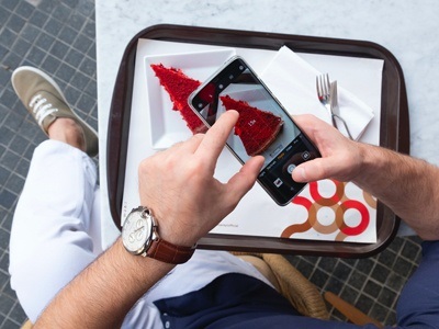 A man using app