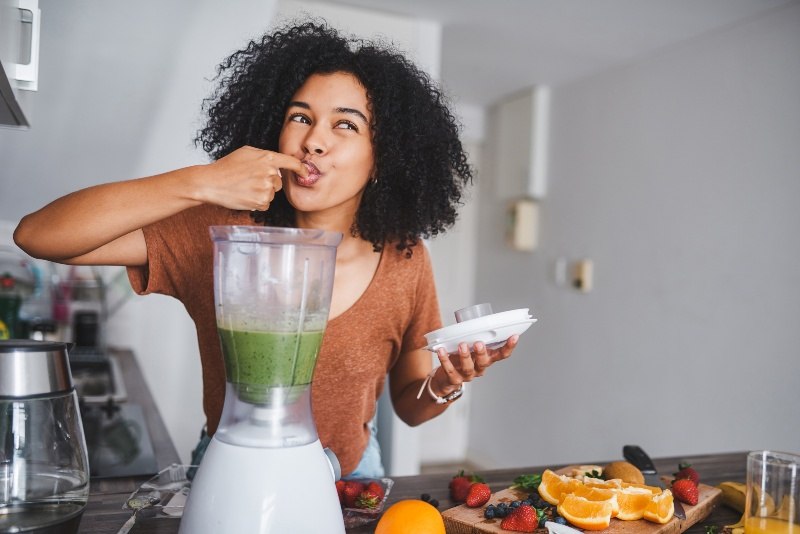 Intuitive Eating Blog WOMAN blender