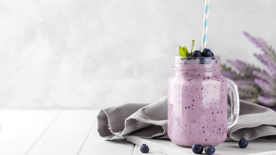 January Health Hub Blueberry Smoothie