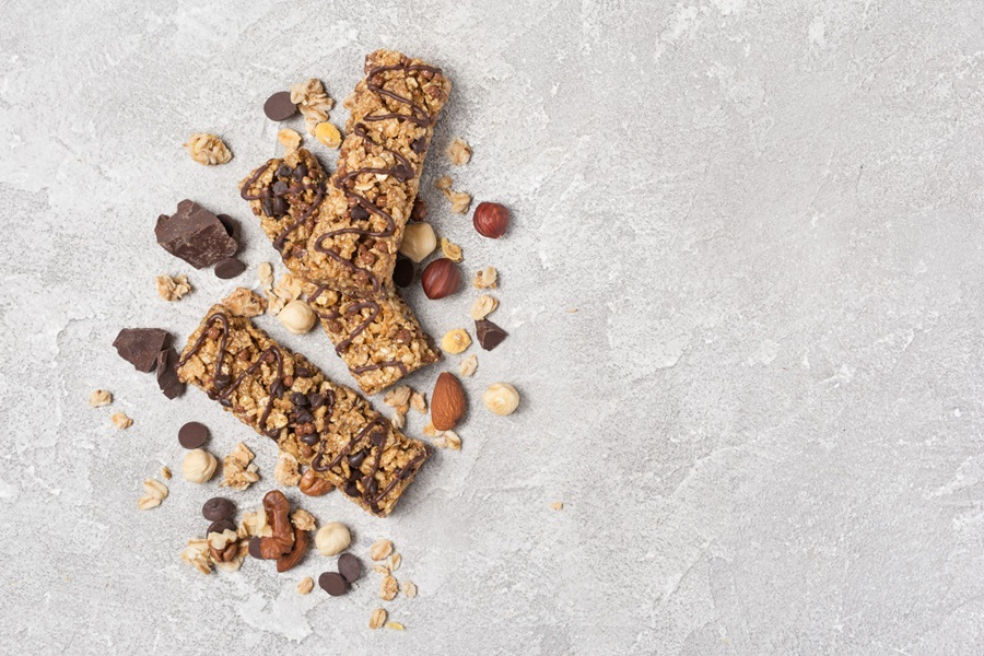 no bake almond, oat and choc bar