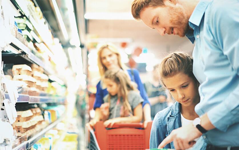 Family shopping cancer smart